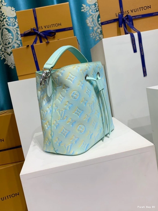 First bag VUITTON BB NÉONOÉ LOUIS 0808